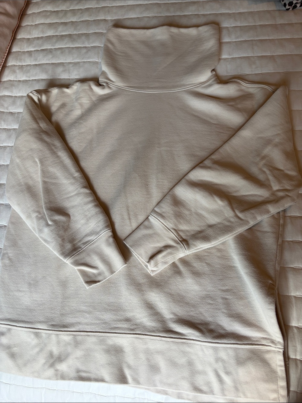 Athleta Cream Turtleneck Pullover Sweatshirt